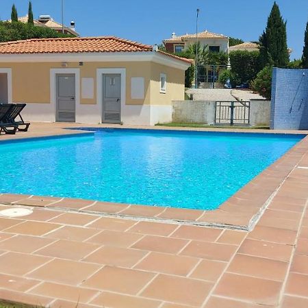 Apartamento Piscina 5 Minutos Praia Alcantarilha Exterior foto